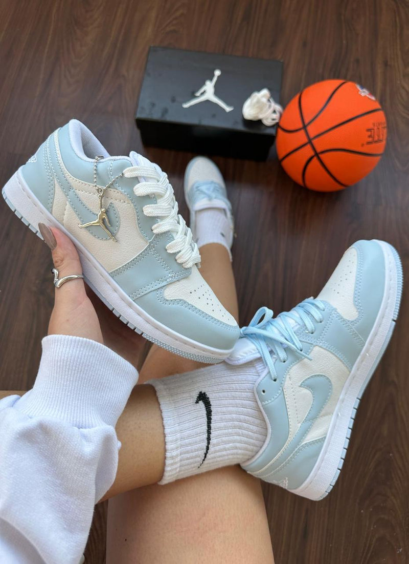 NIKE AIR JORDAN