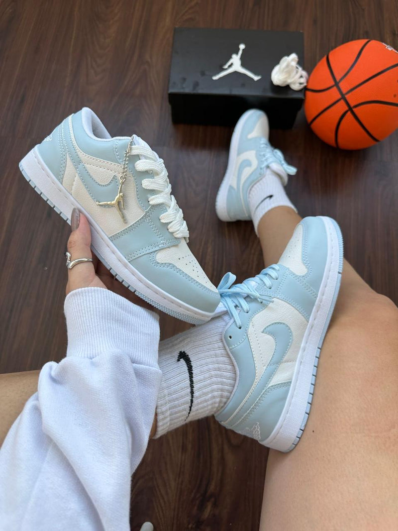 NIKE AIR JORDAN