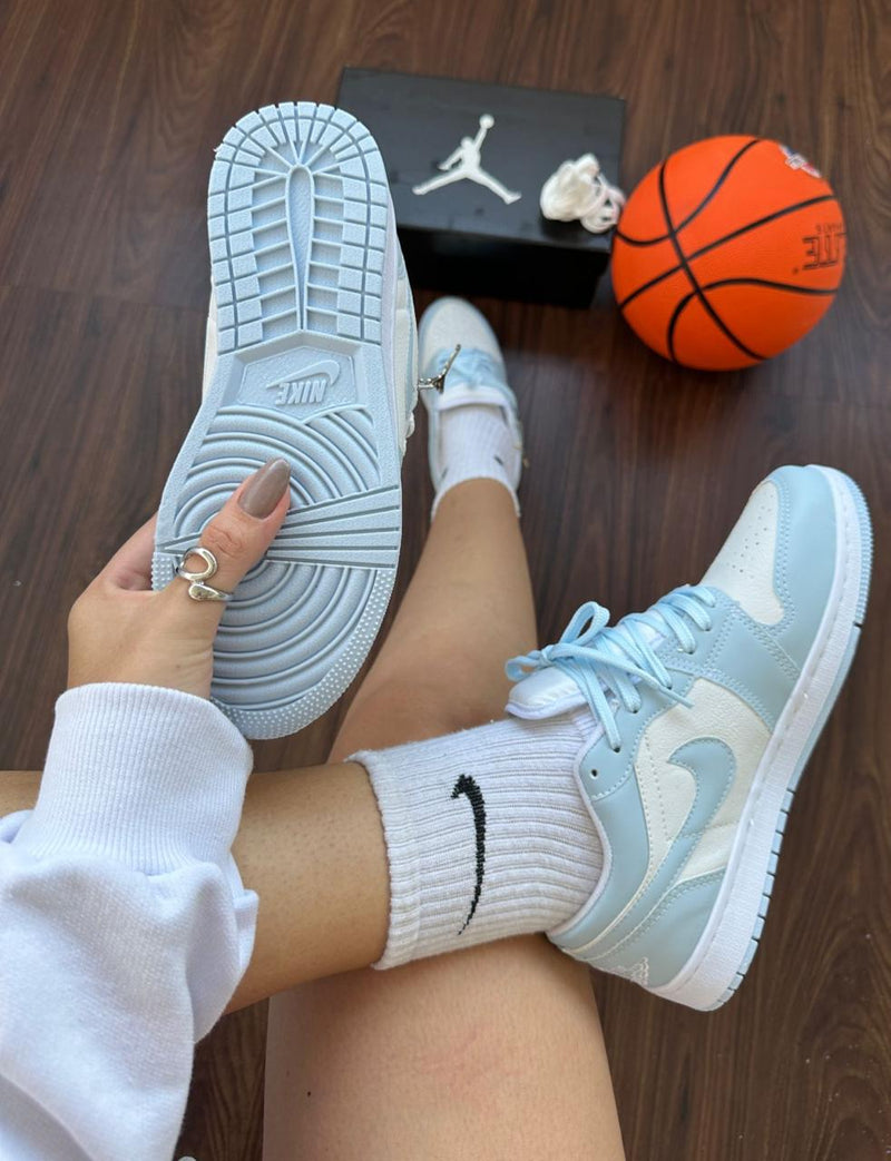 NIKE AIR JORDAN